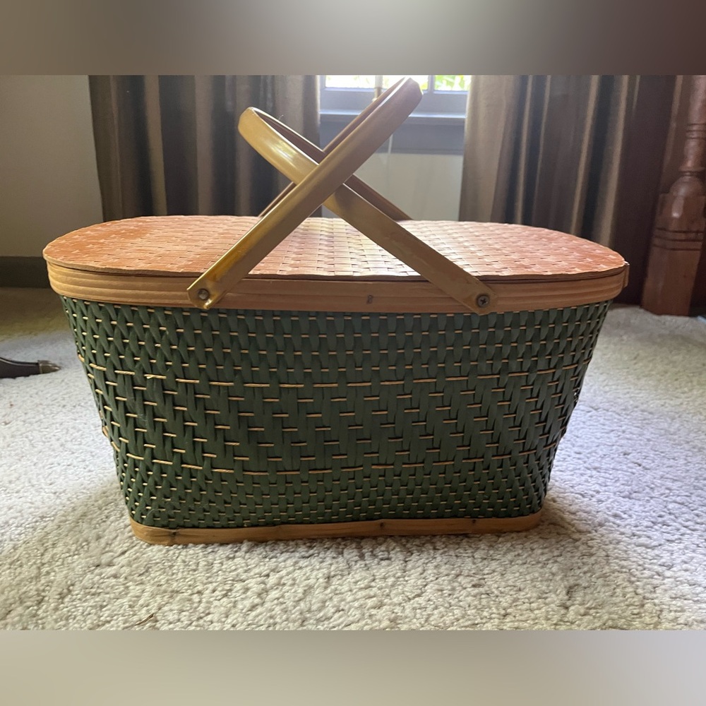Vintage Burlington Baskets Picnic Basket